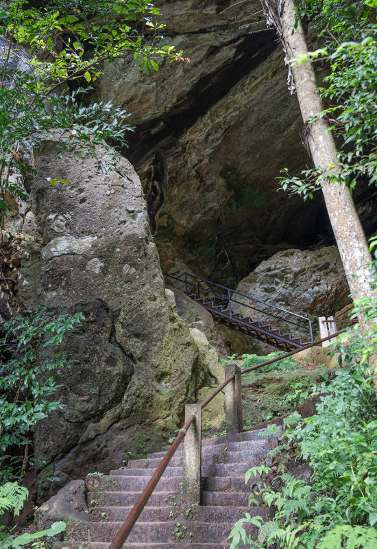 ravana-ella-cave ravana-ella-cave